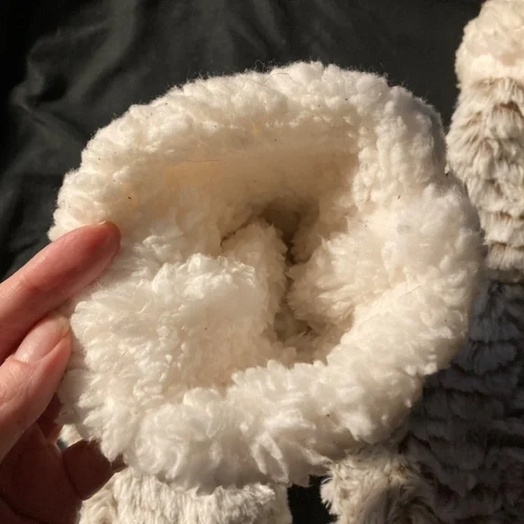 NWOT Furry Slipper Socks - Picture 3 of 5